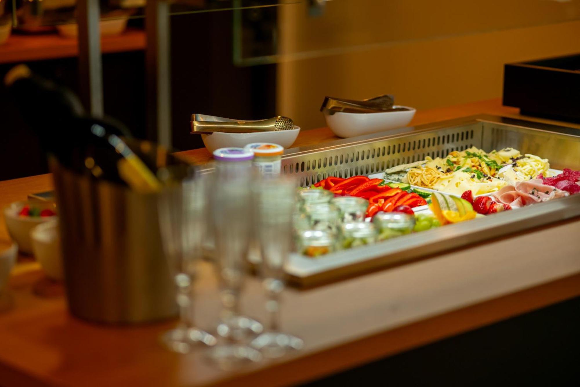 Bradlec  Hotel Nobilis - Mlada Boleslav מראה חיצוני תמונה